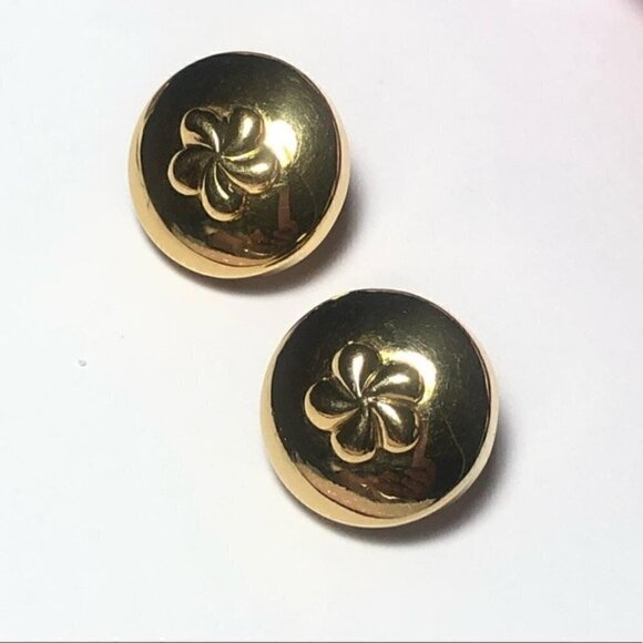 Vintage Monet Gold Tone Plumeria Star earrings - Picture 1 of 4